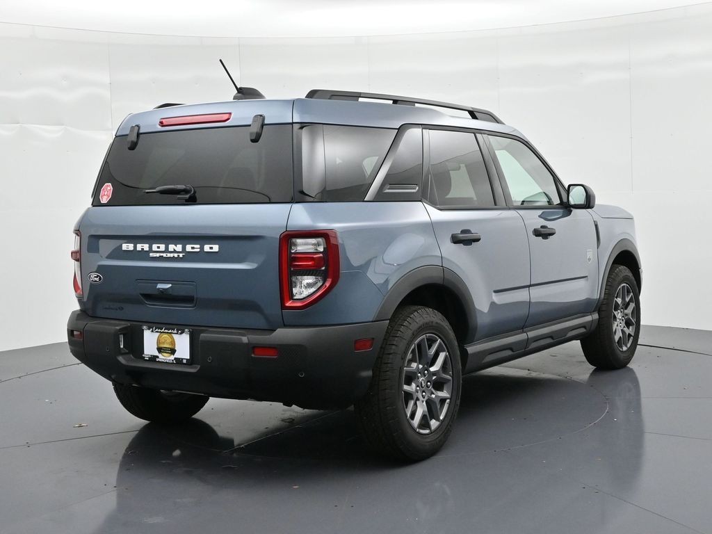 Ford Bronco Sport Vehicle Full-screen Gallery Image 6