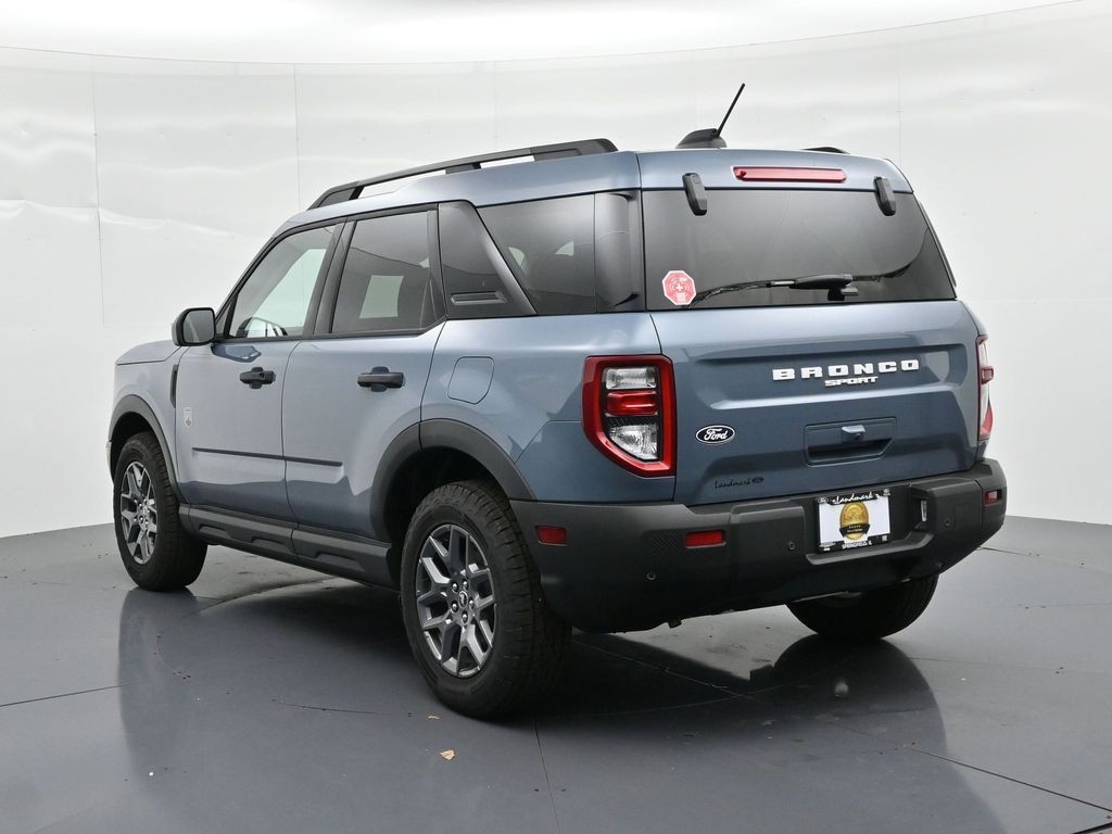 Ford Bronco Sport Vehicle Full-screen Gallery Image 8