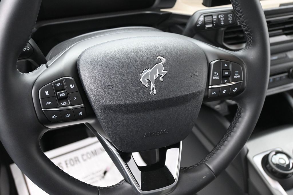 Ford Bronco Sport Vehicle Full-screen Gallery Image 14