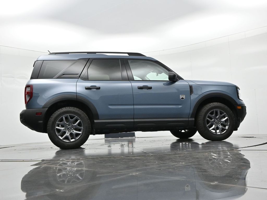 Ford Bronco Sport Vehicle Full-screen Gallery Image 23