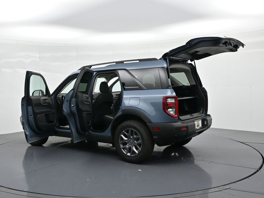 Ford Bronco Sport Vehicle Full-screen Gallery Image 25