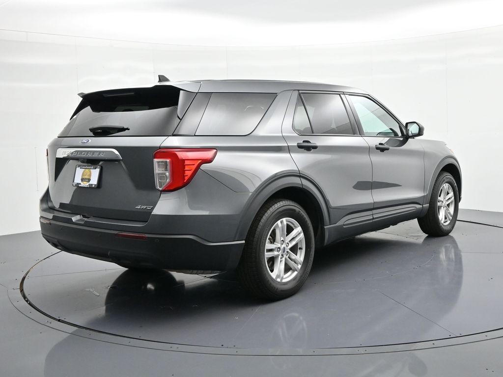 Ford Explorer Vehicle Full-screen Gallery Image 06