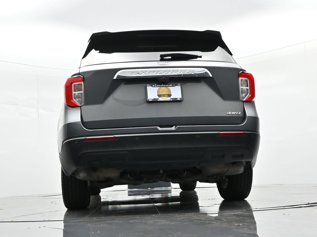 Ford Explorer Vehicle Full-screen Gallery Image 25