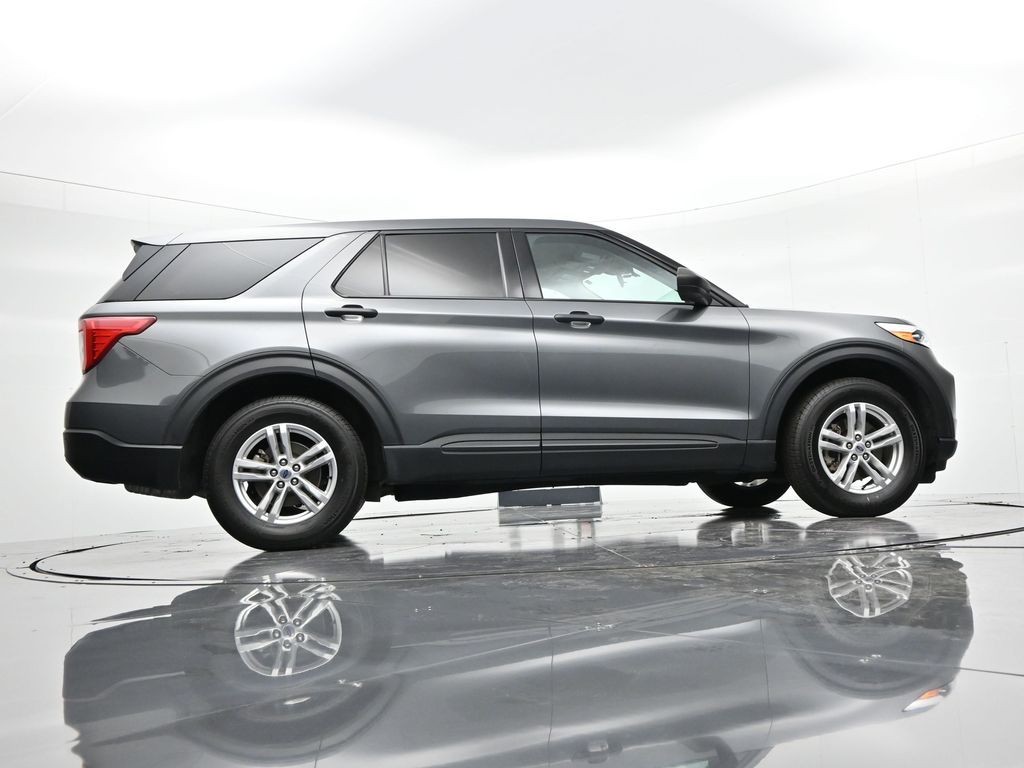 Ford Explorer Vehicle Full-screen Gallery Image 27