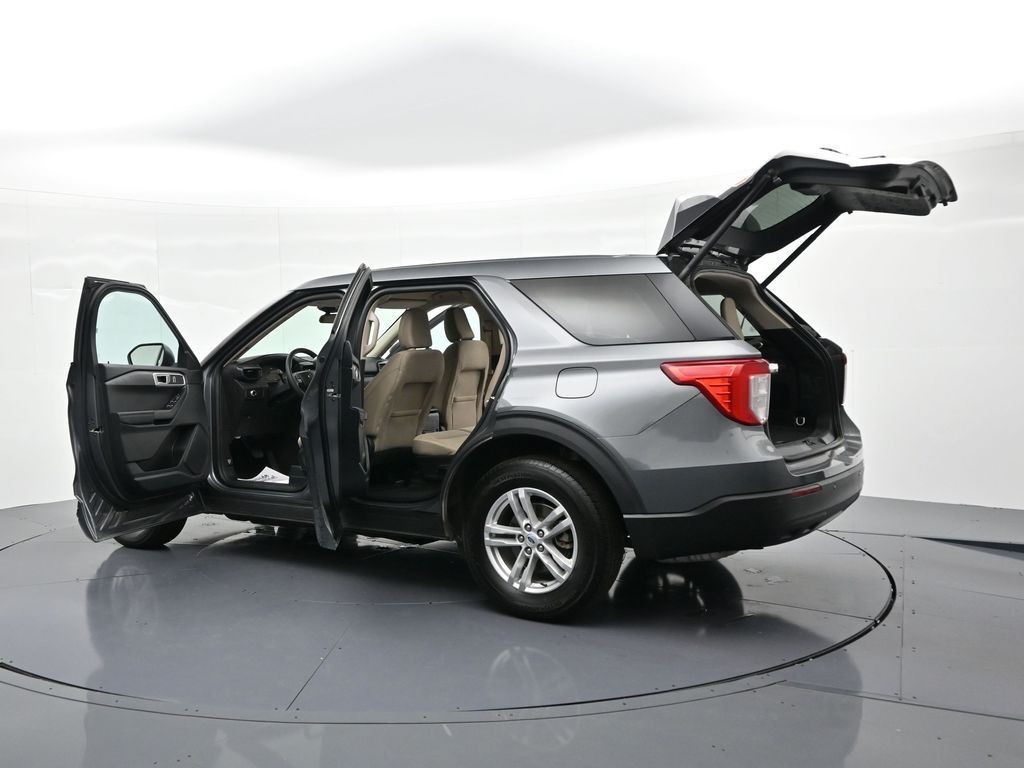 Ford Explorer Vehicle Full-screen Gallery Image 29