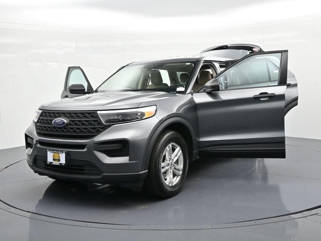Ford Explorer Vehicle Full-screen Gallery Image 30
