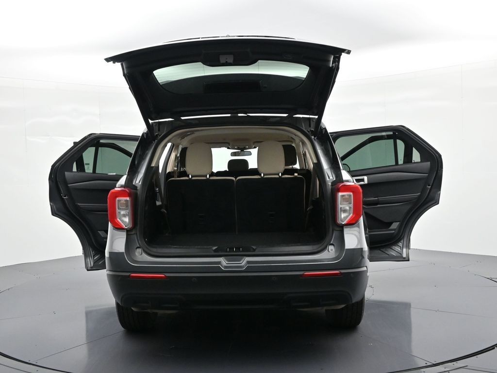 Ford Explorer Vehicle Full-screen Gallery Image 31