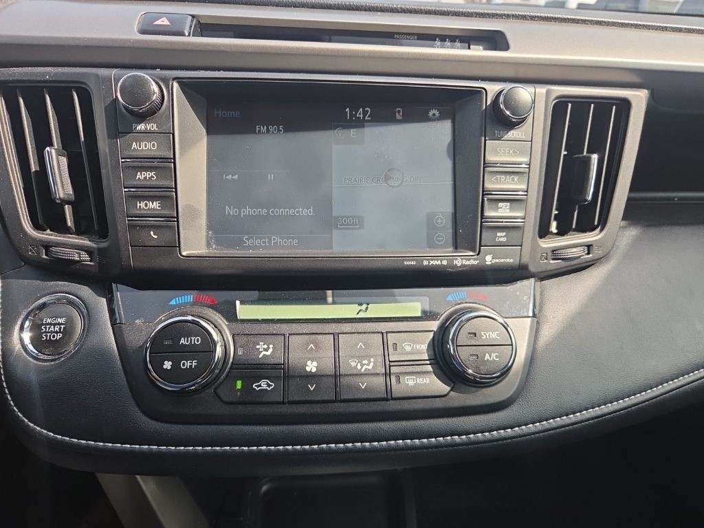 Toyota RAV4 Vehicle Full-screen Gallery Image 14