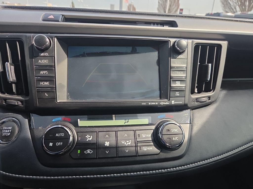 Toyota RAV4 Vehicle Full-screen Gallery Image 15