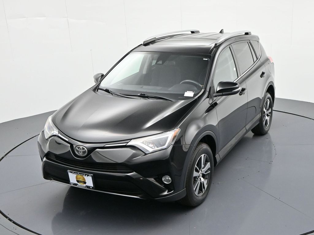 Toyota RAV4 Vehicle Full-screen Gallery Image 26