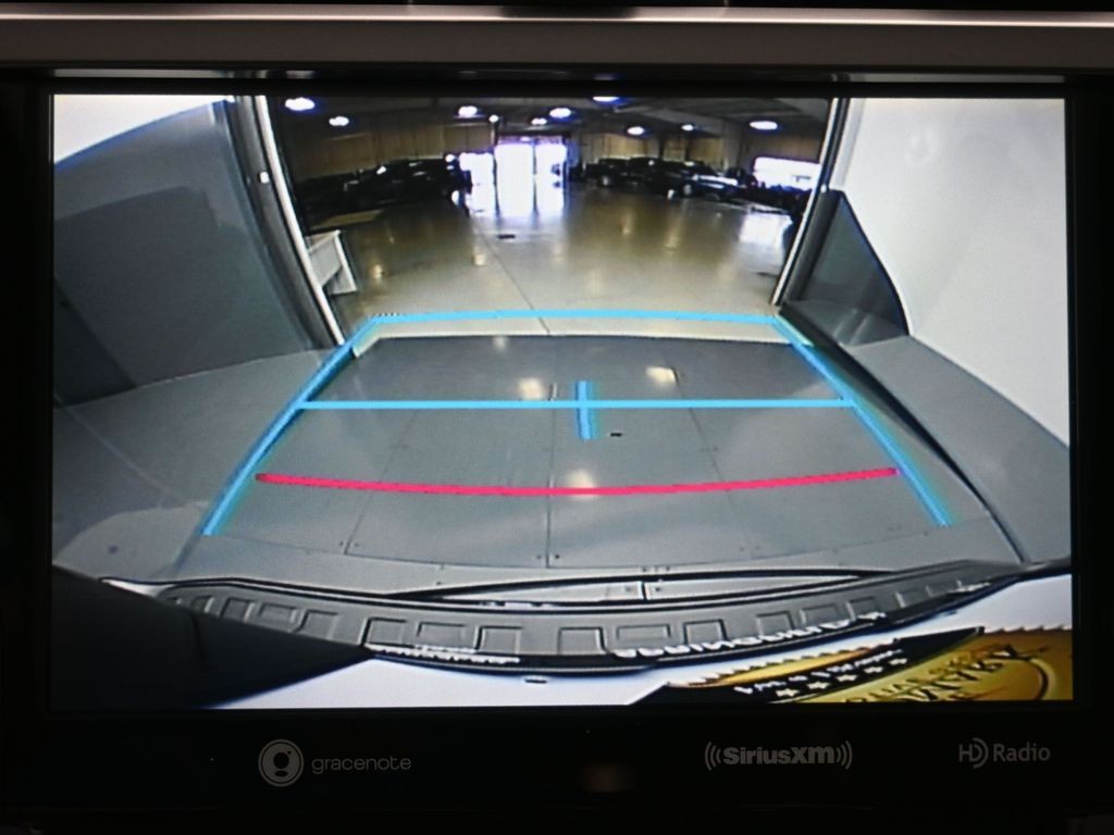 Toyota 4Runner Vehicle Full-screen Gallery Image 12