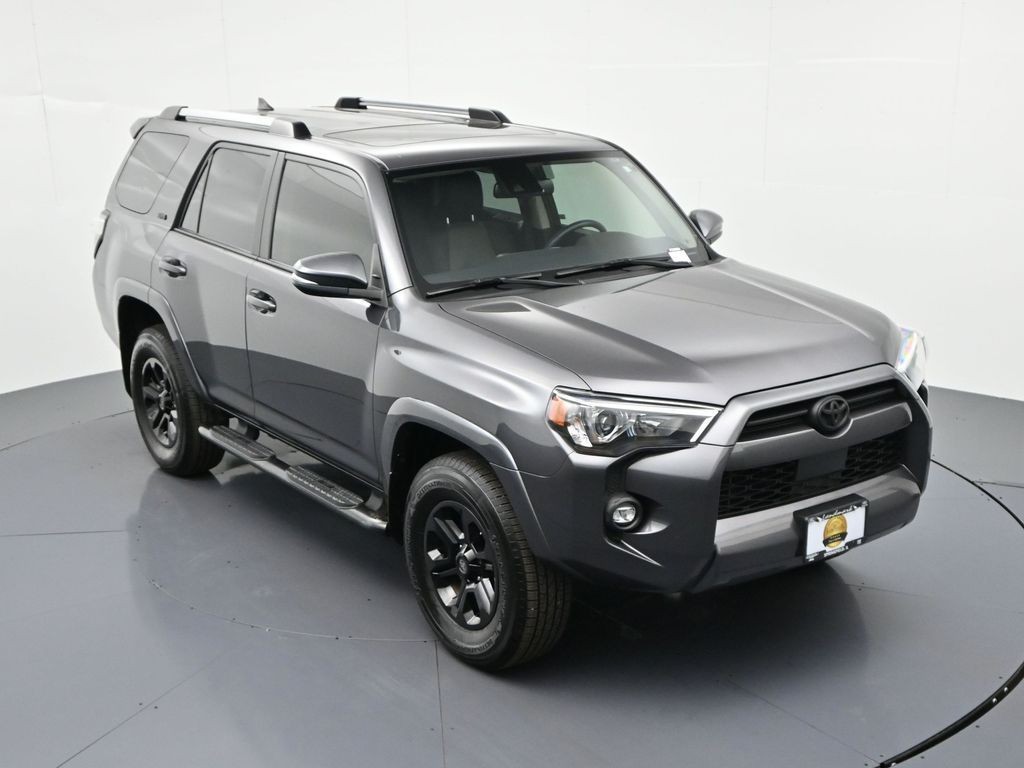 Toyota 4Runner Vehicle Full-screen Gallery Image 29