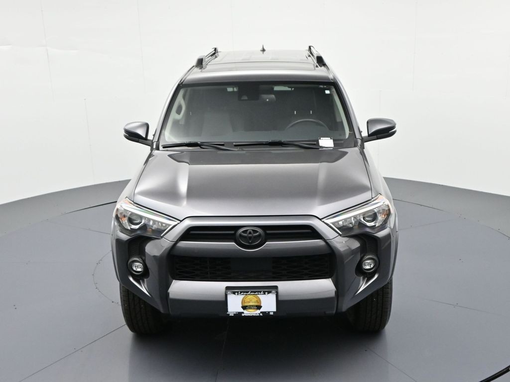 Toyota 4Runner Vehicle Full-screen Gallery Image 30