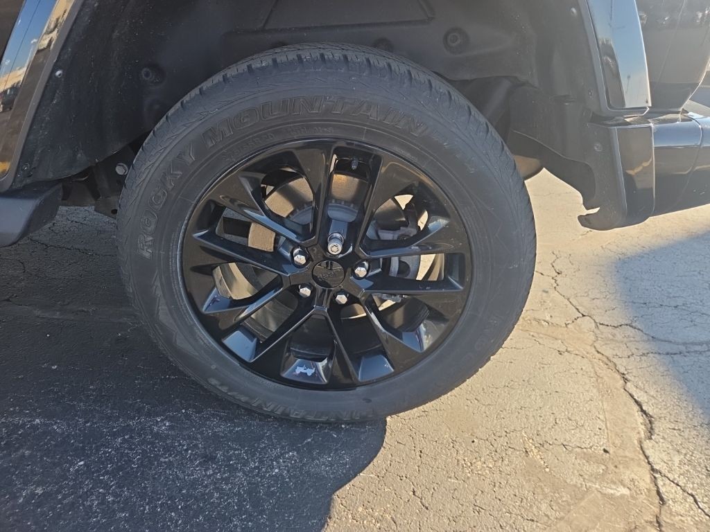 Jeep Wrangler Vehicle Full-screen Gallery Image 4