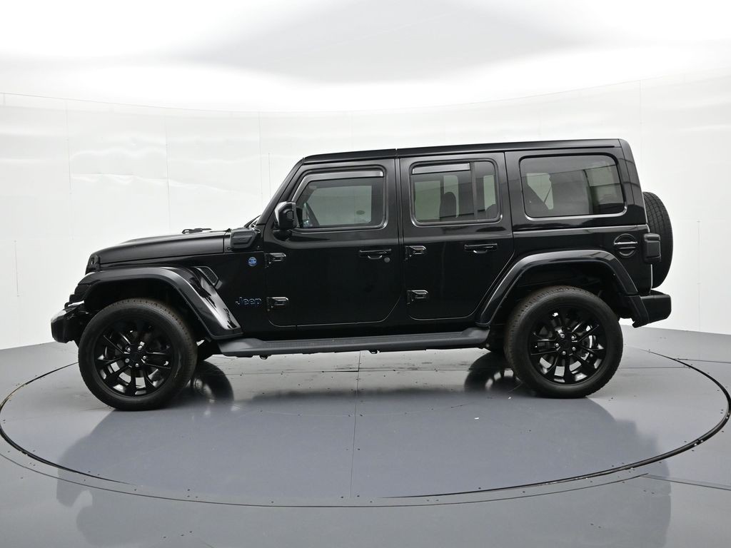Jeep Wrangler Vehicle Full-screen Gallery Image 9