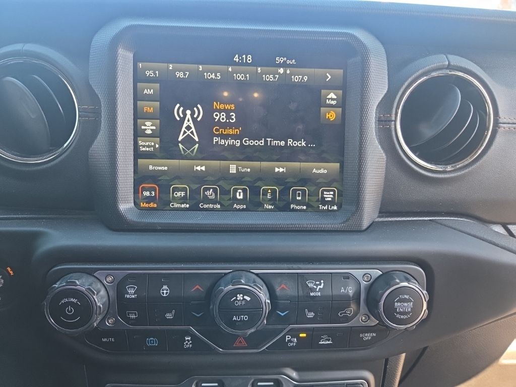 Jeep Wrangler Vehicle Full-screen Gallery Image 13