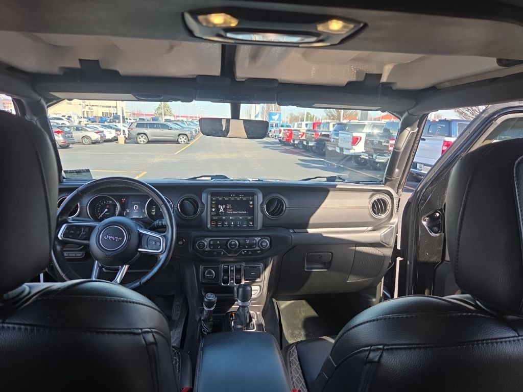 Jeep Wrangler Vehicle Full-screen Gallery Image 16