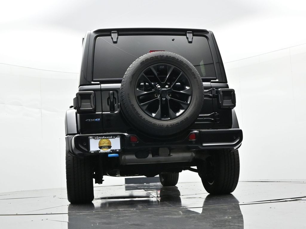 Jeep Wrangler Vehicle Full-screen Gallery Image 26