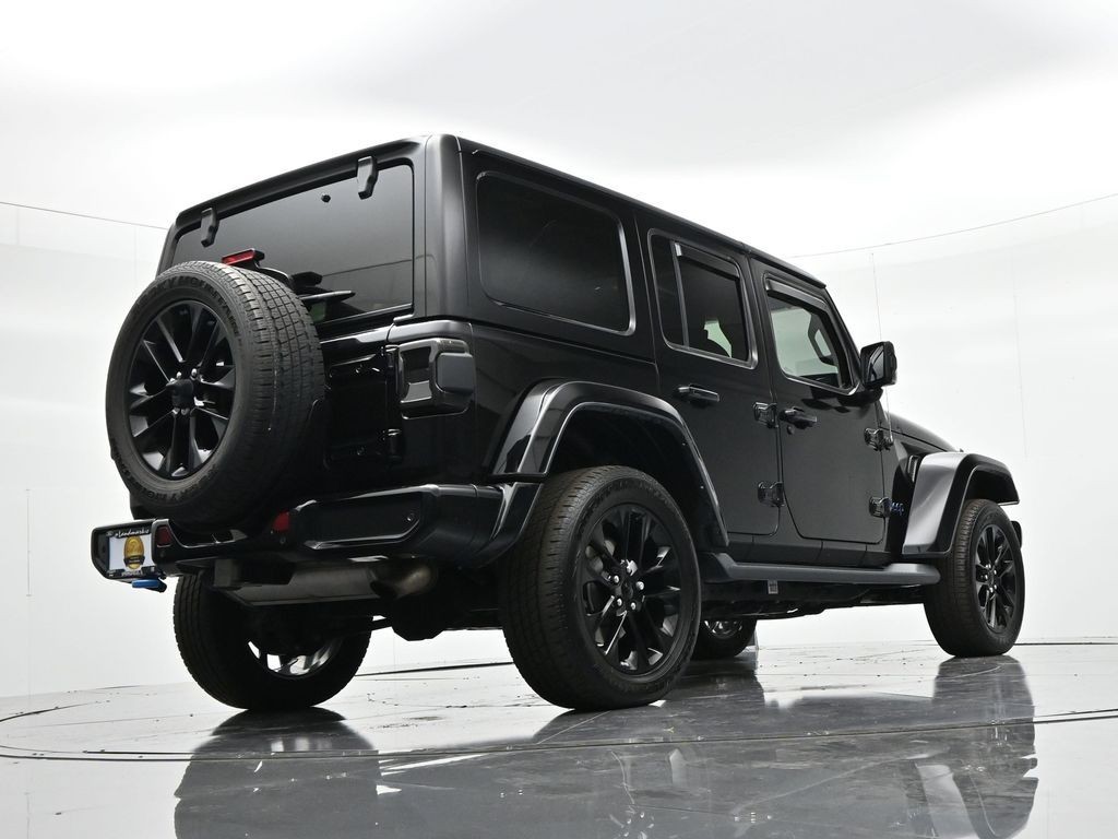 Jeep Wrangler Vehicle Full-screen Gallery Image 27