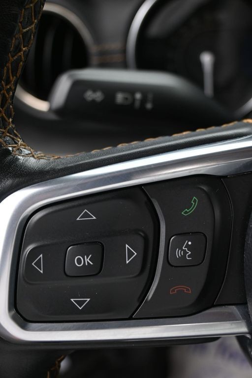 Jeep Wrangler Vehicle Full-screen Gallery Image 18