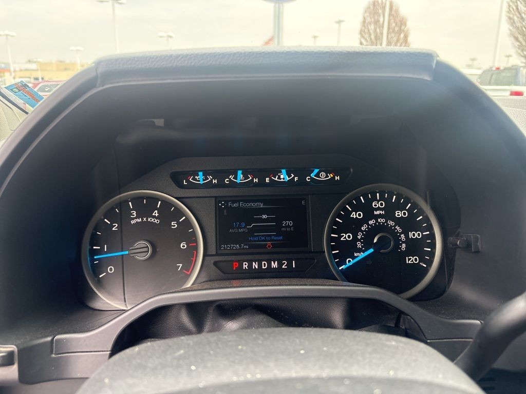 Ford F-150 Vehicle Full-screen Gallery Image 10