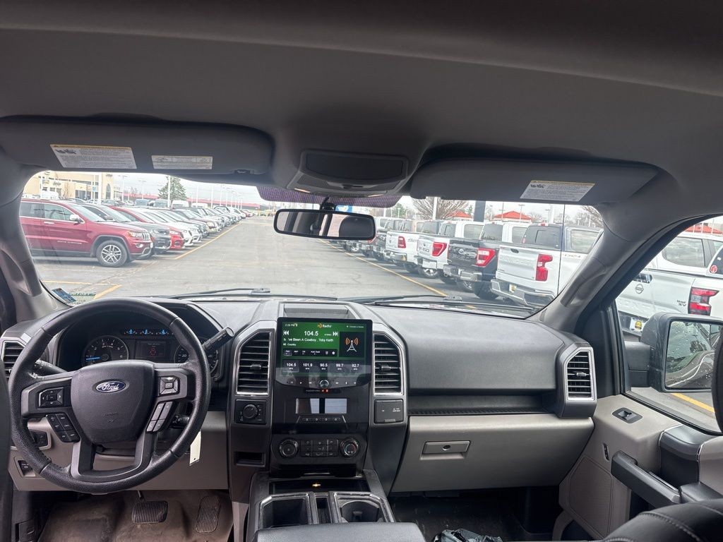 Ford F-150 Vehicle Full-screen Gallery Image 15