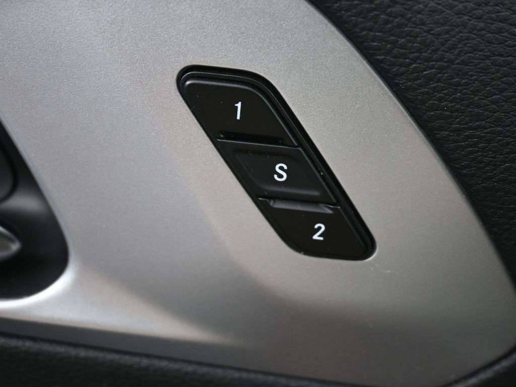 Chrysler Pacifica Vehicle Full-screen Gallery Image 25