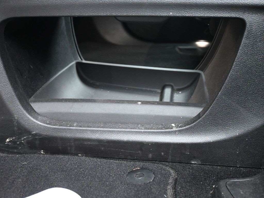 Chrysler Pacifica Vehicle Full-screen Gallery Image 27