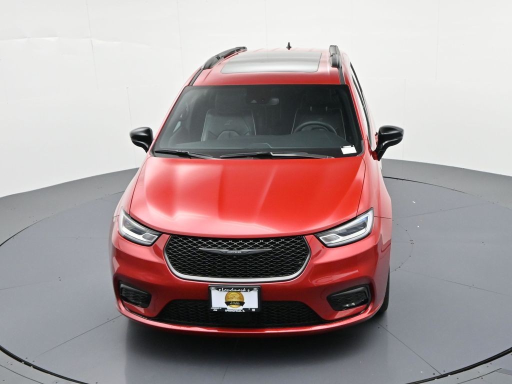 Chrysler Pacifica Vehicle Full-screen Gallery Image 38