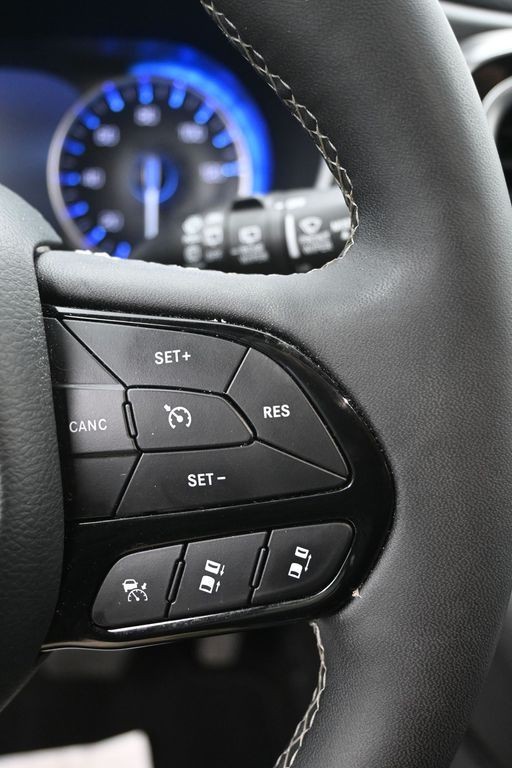 Chrysler Pacifica Vehicle Full-screen Gallery Image 22