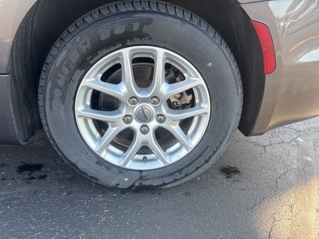 Chrysler Pacifica Vehicle Full-screen Gallery Image 4