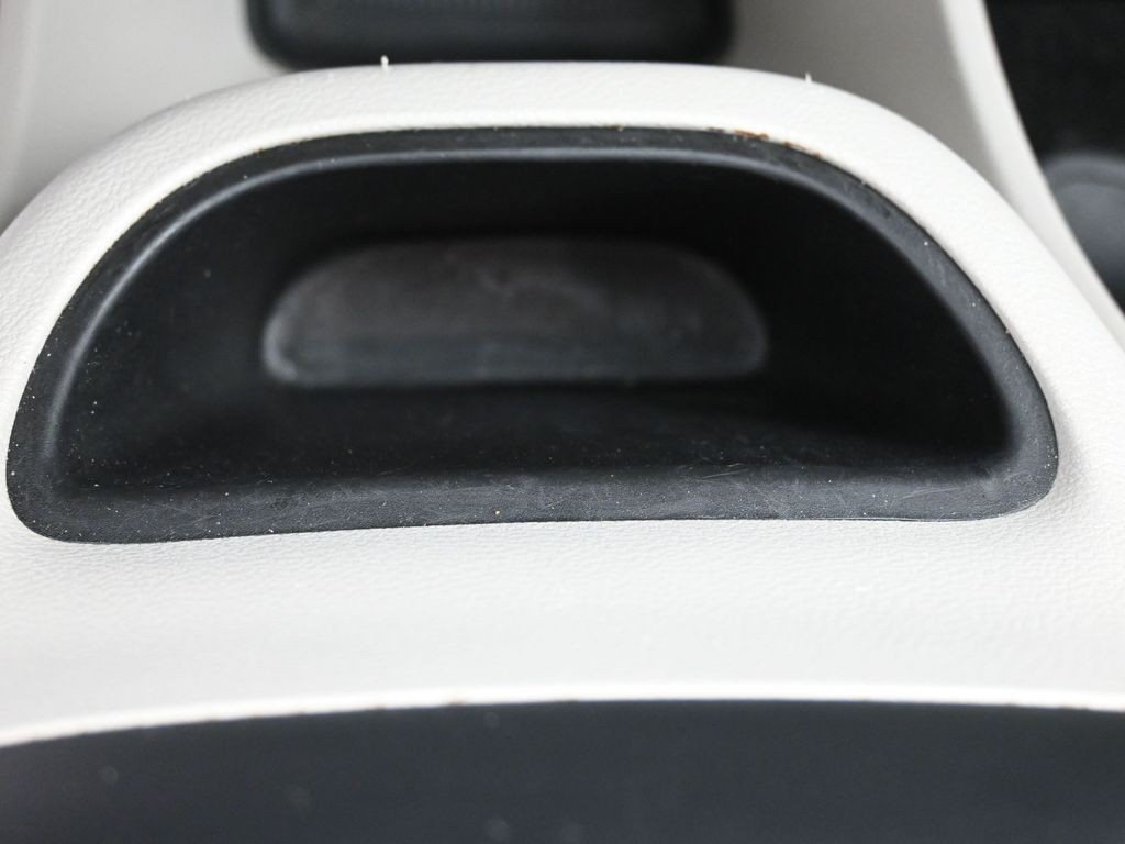 Chrysler Pacifica Vehicle Full-screen Gallery Image 18