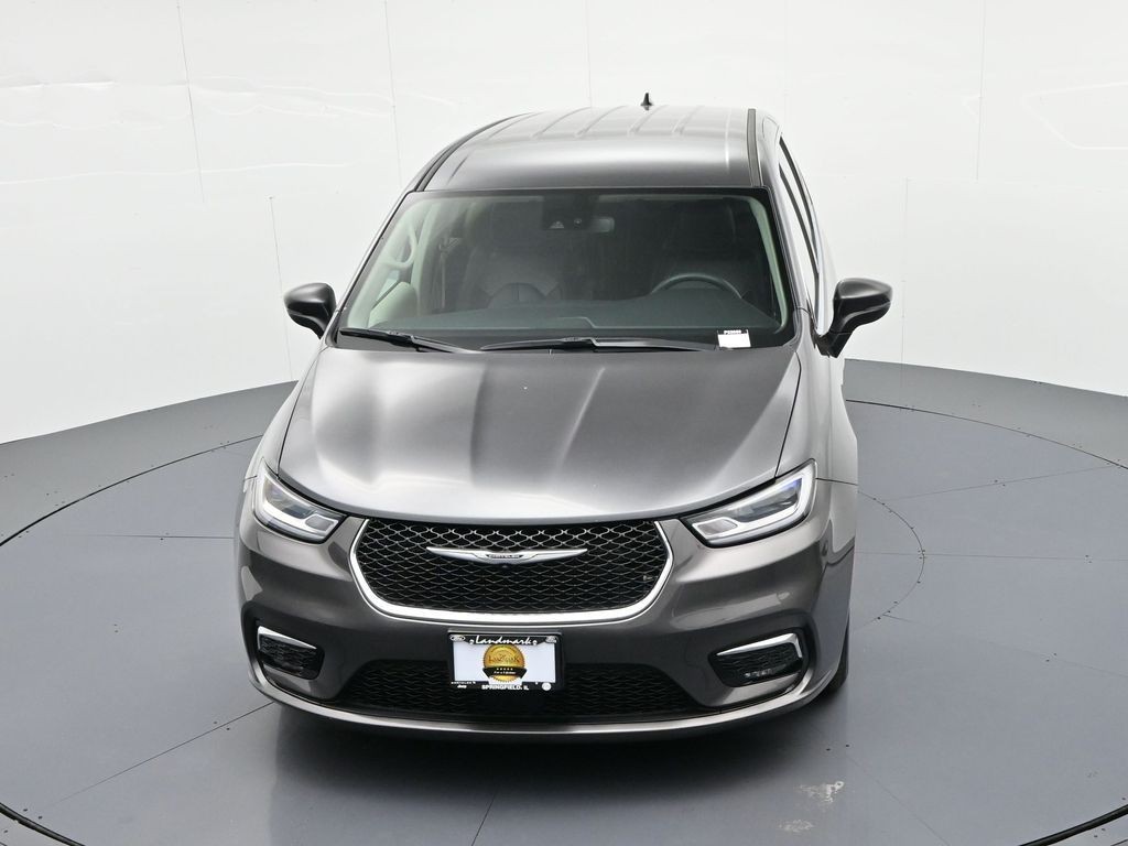 Chrysler Pacifica Vehicle Full-screen Gallery Image 31