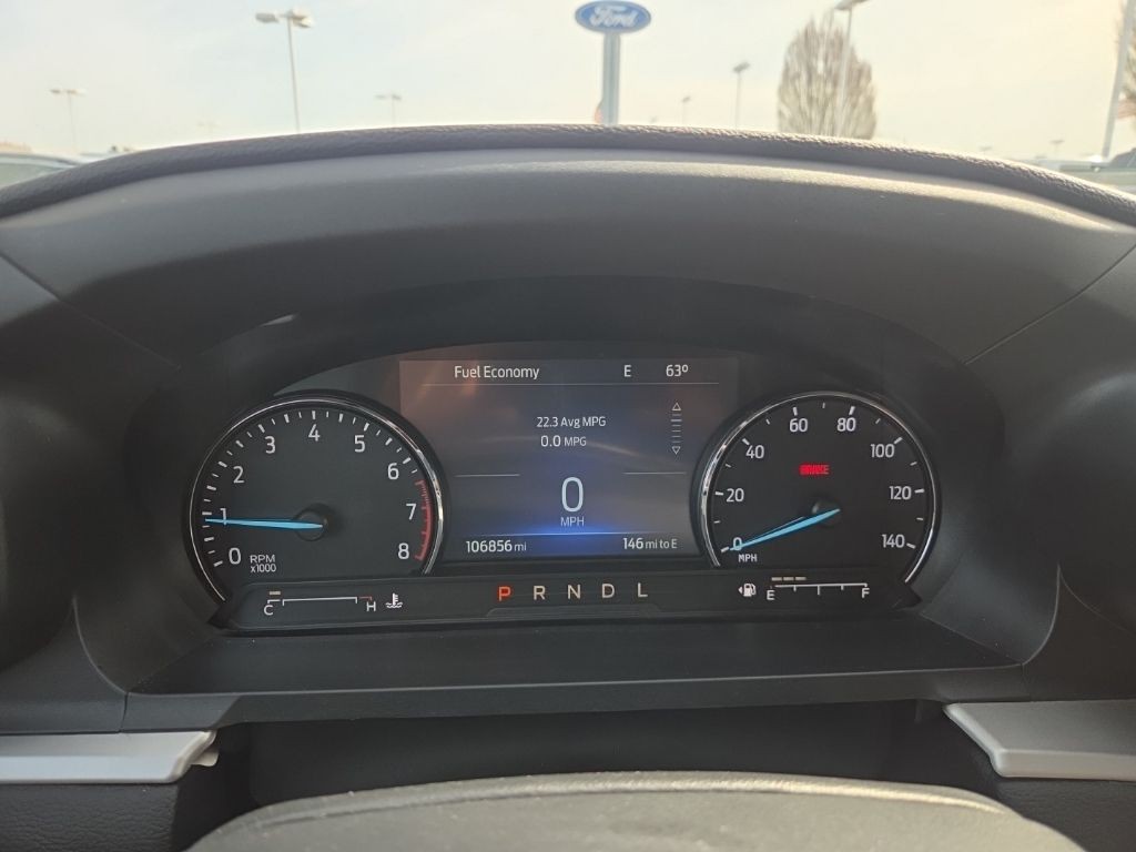 Ford Explorer Vehicle Full-screen Gallery Image 11