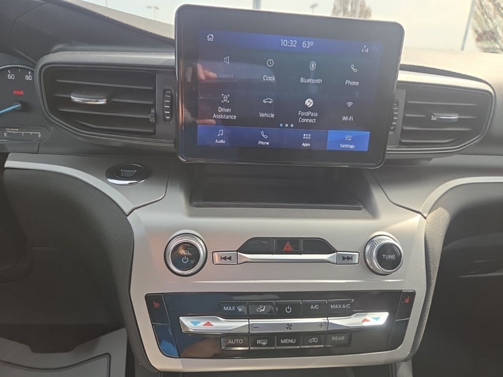 Ford Explorer Vehicle Full-screen Gallery Image 13