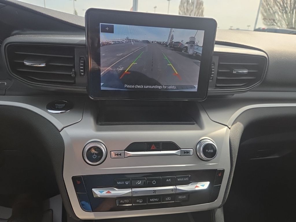 Ford Explorer Vehicle Full-screen Gallery Image 14