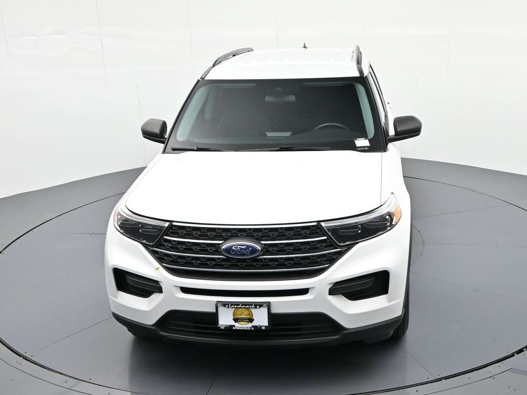 Ford Explorer Vehicle Full-screen Gallery Image 22