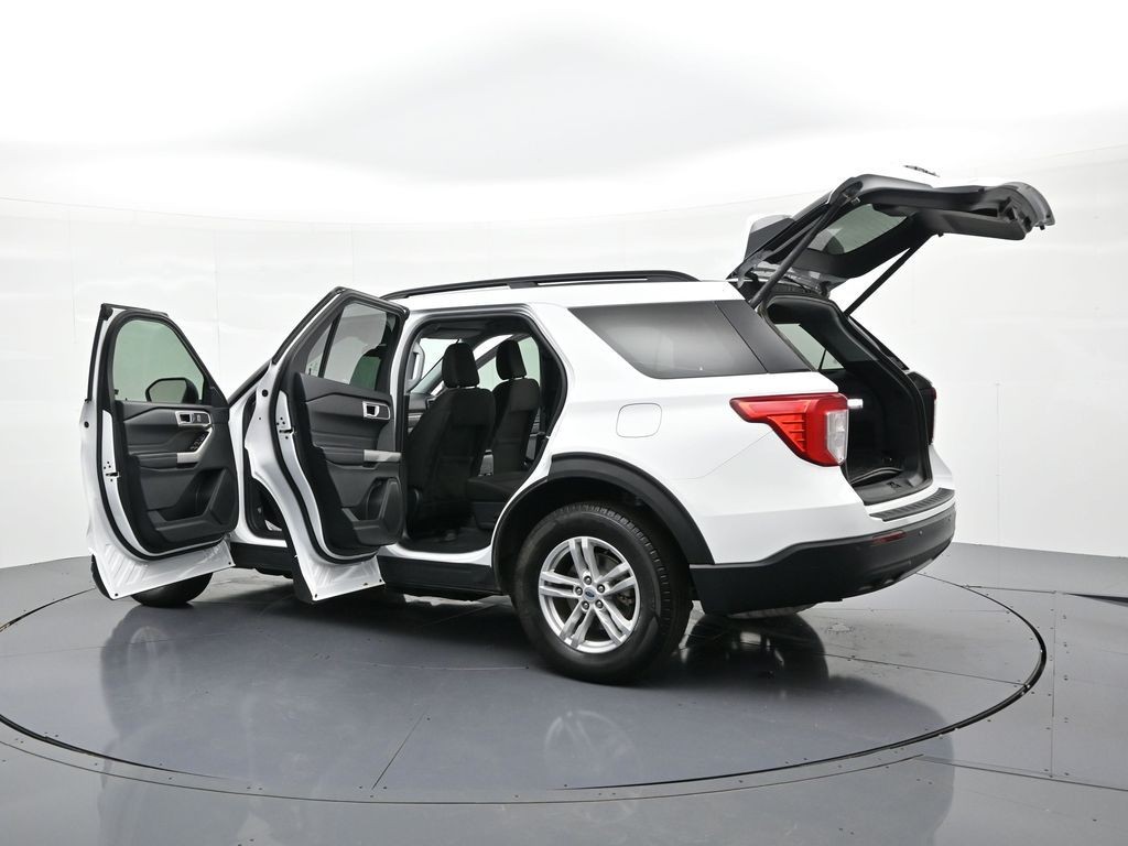 Ford Explorer Vehicle Full-screen Gallery Image 30