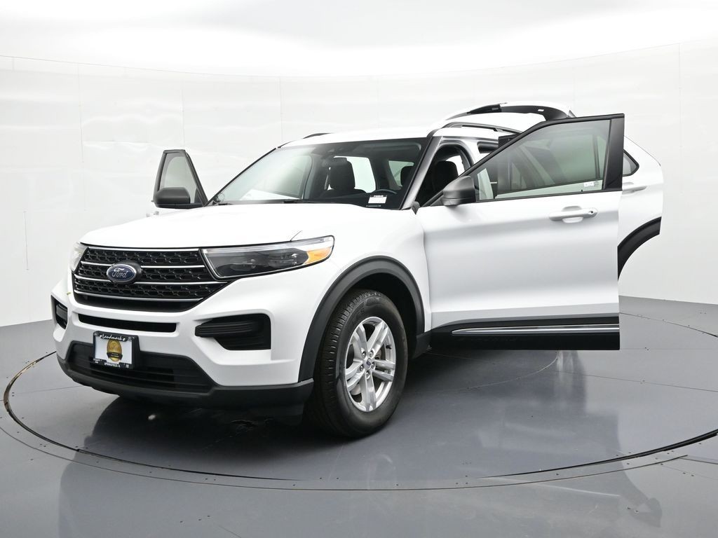 Ford Explorer Vehicle Full-screen Gallery Image 31