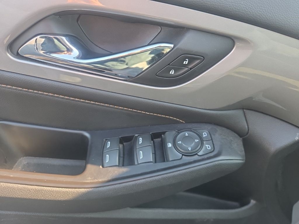 Chevrolet Traverse Vehicle Full-screen Gallery Image 9