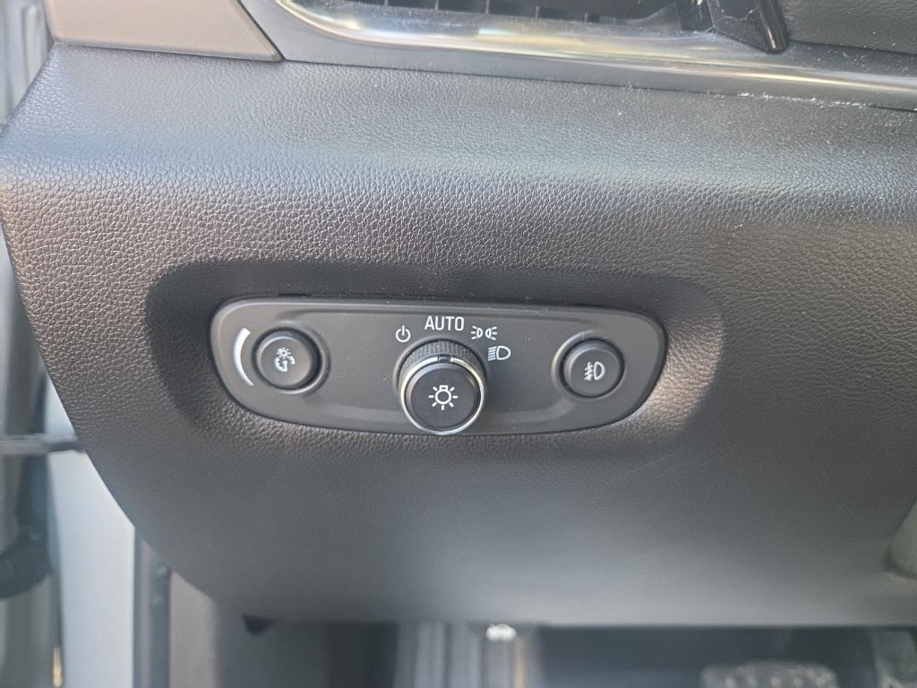 Chevrolet Traverse Vehicle Full-screen Gallery Image 10