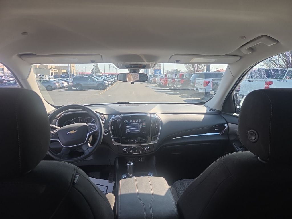 Chevrolet Traverse Vehicle Full-screen Gallery Image 16