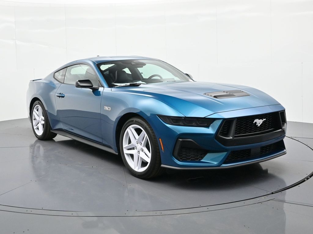Ford Mustang Vehicle Full-screen Gallery Image 4