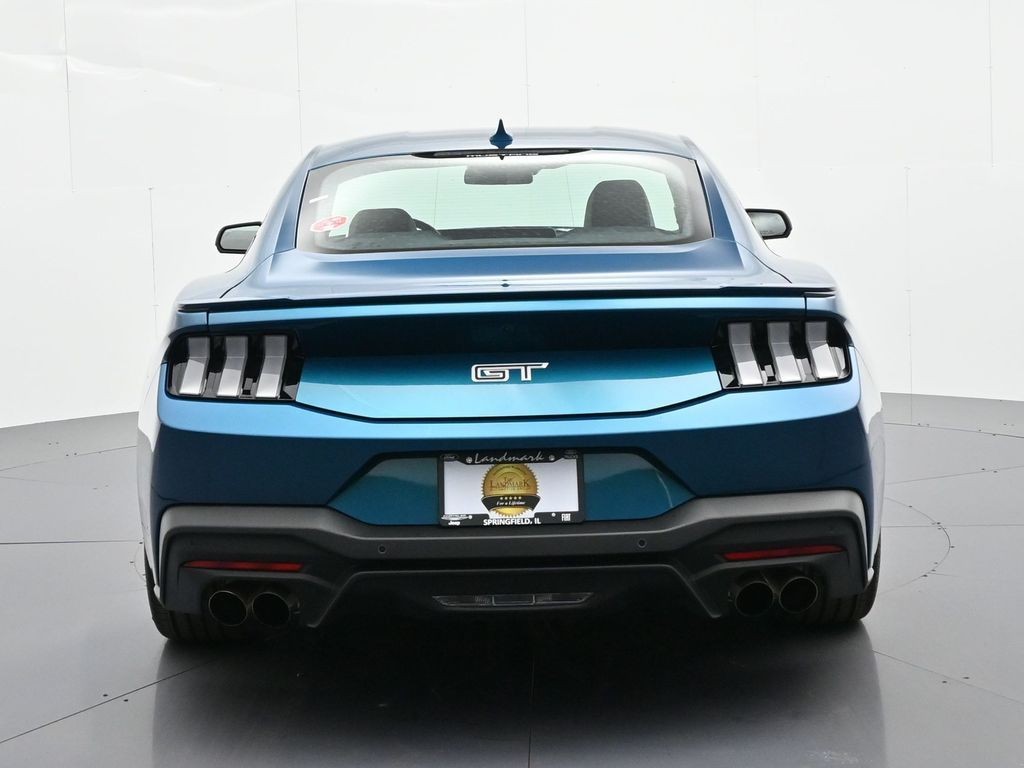 Ford Mustang Vehicle Full-screen Gallery Image 7
