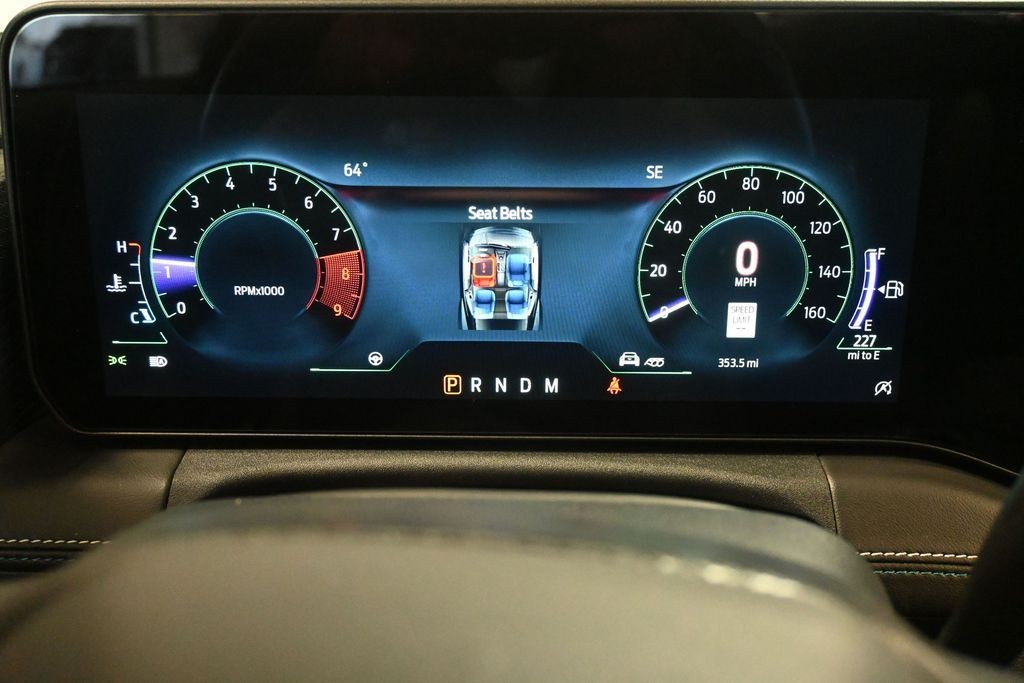 Ford Mustang Vehicle Full-screen Gallery Image 10