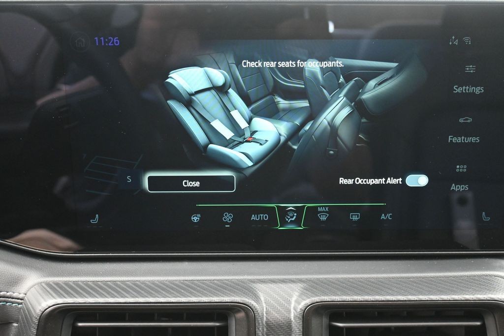 Ford Mustang Vehicle Full-screen Gallery Image 16