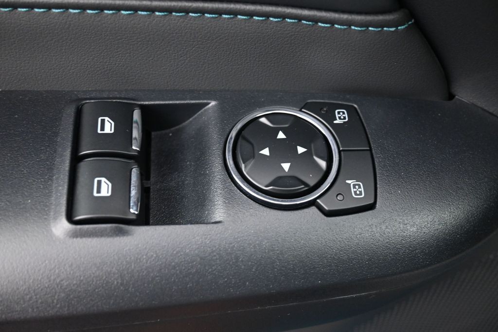 Ford Mustang Vehicle Full-screen Gallery Image 22