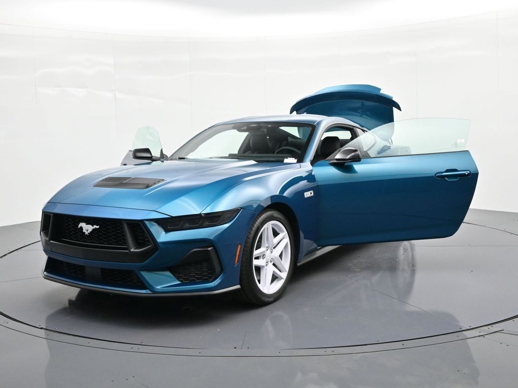 Ford Mustang Vehicle Full-screen Gallery Image 33