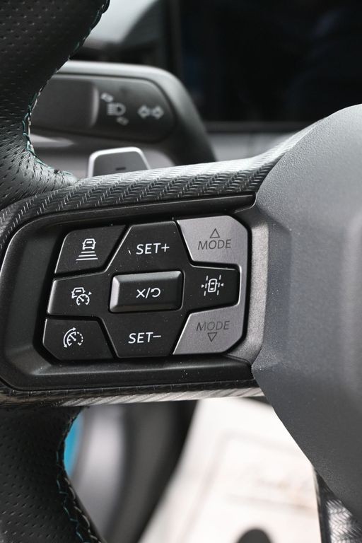 Ford Mustang Vehicle Full-screen Gallery Image 19