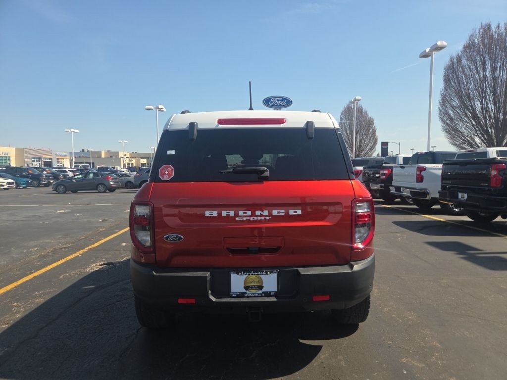 Ford Bronco Sport Vehicle Full-screen Gallery Image 05